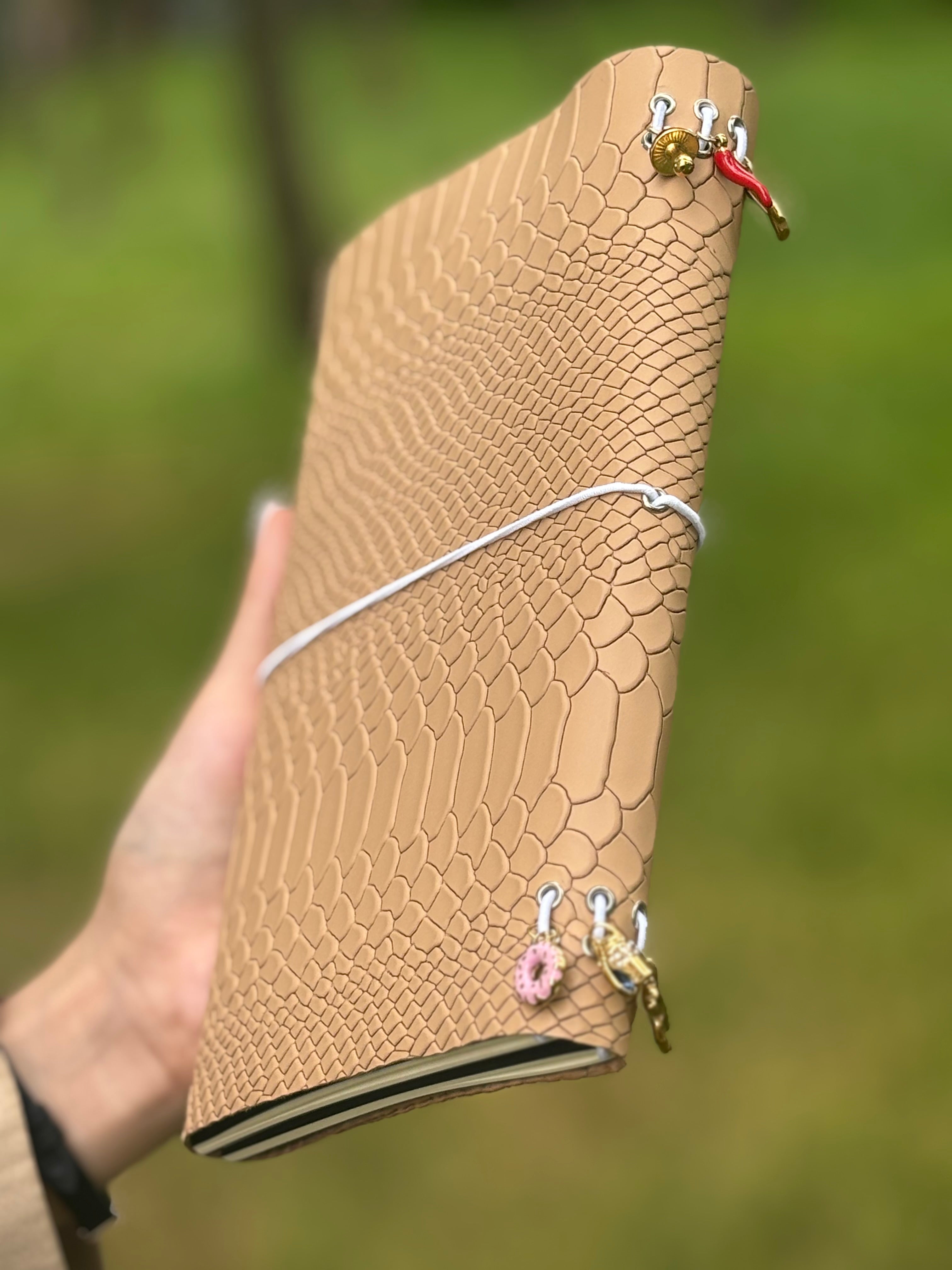 Amara A5 – Heavy Charm Edition