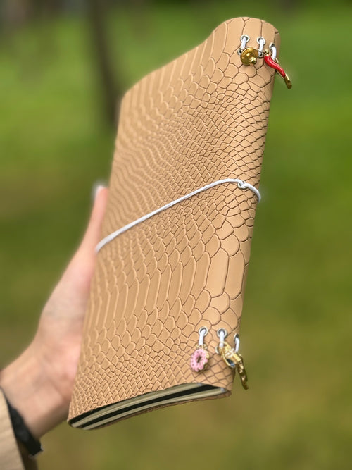 Amara A5 – Heavy Charm Edition